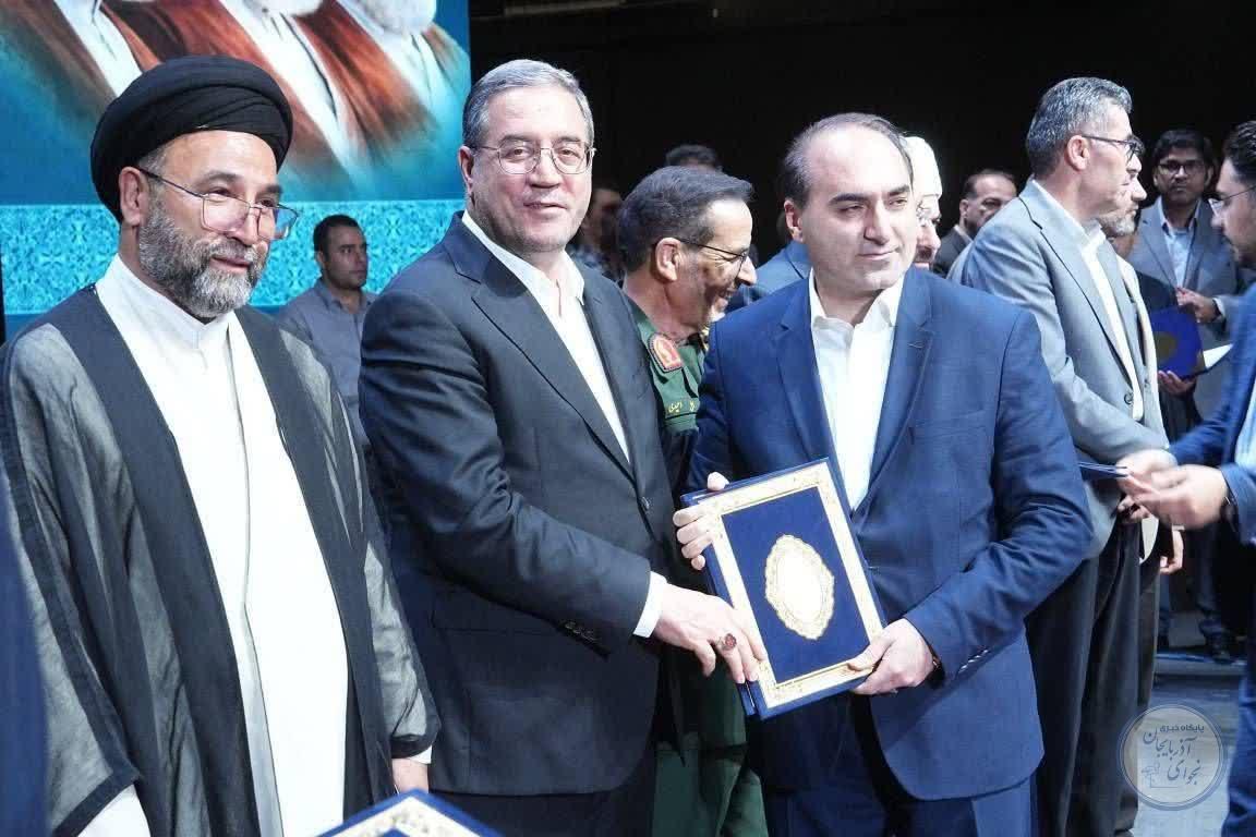 سخاوت خیرخواه به‌عنوان مدیرکل برتر آذربایجان‌غربی تجلیل شد