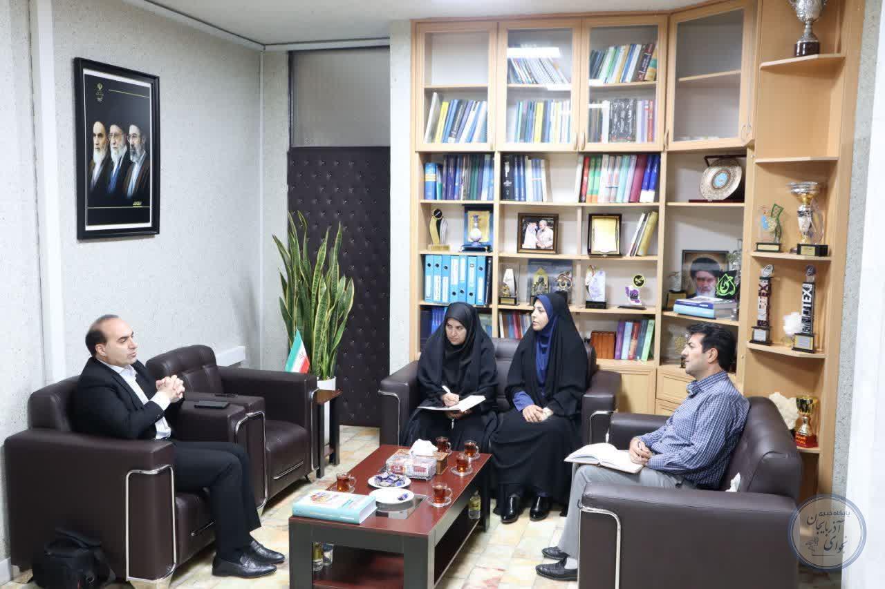 توسعه کتابخوانی با بهره‌گیری از ظرفیت مسئولیت اجتماعی صنایع و معادن آذربایجان‌غربی