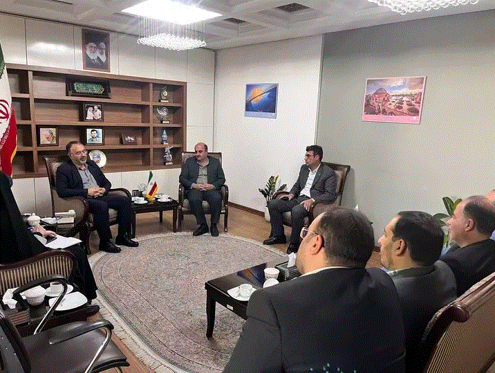تاکید فرماندار ارومیه بر توسعه پوشش بیمه‌ای و تسهیل روند خدمت‌رسانی