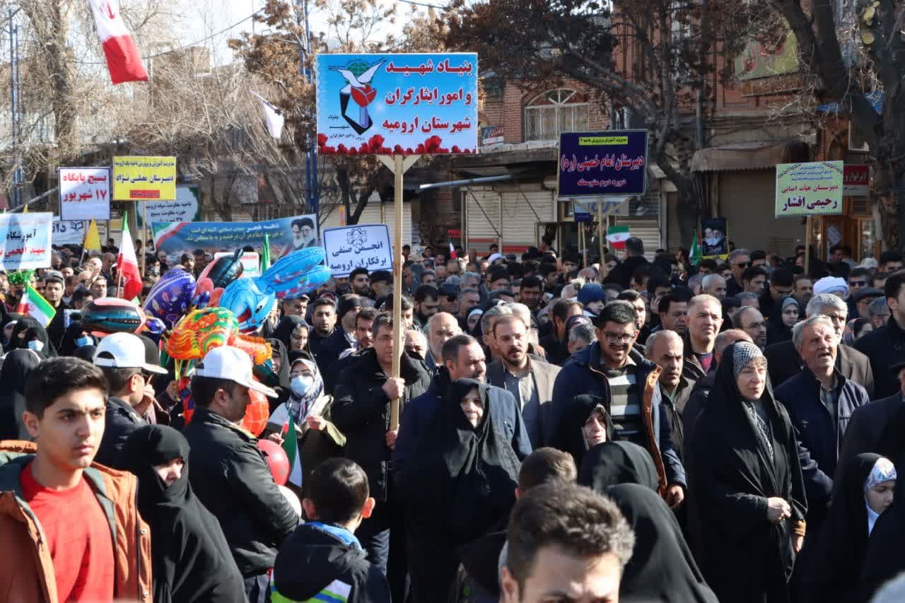 راهپیمایی-باشکوه-22-بهمن-در-ارومیه